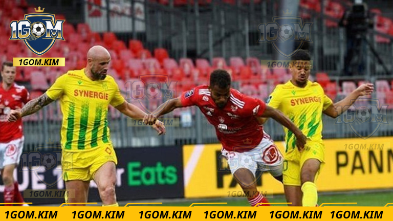 Soi-keo-Nantes-Lens-cho-thay-phong-do-khac-biet